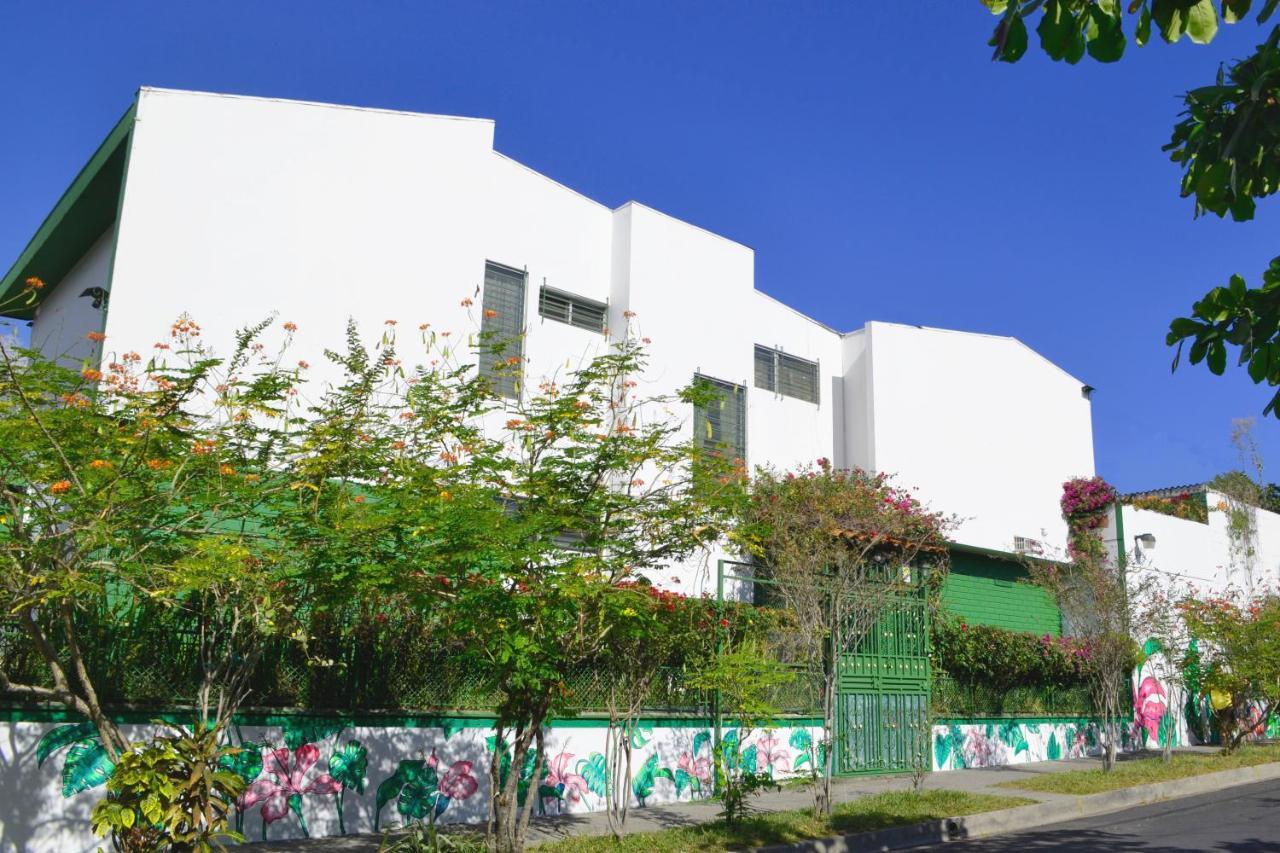Hotel Oasis Σαν Σαλβαντόρ Εξωτερικό φωτογραφία